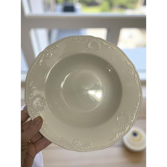 Mikasa Hampton Bays Bone China Soup Bowls Set Of 4 White Embossed Shell Design 9 - Picture 4 of 5